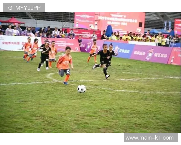 足球趣味活动大联欢让我们一起享受激情与快乐的足球时光 足球趣味活动大联欢让我们一起享受激情与快乐的足球时光